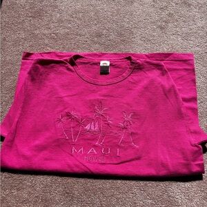 🌺 Maui Embroidered Tee – Tropical Vibes!